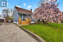 302 EAST 22ND Street  Hamilton, ON L8V 2W1