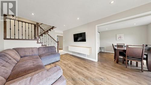 57 Longmeadow Crescent, Markham, ON - Indoor Photo Showing Living Room