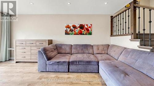 57 Longmeadow Crescent, Markham, ON - Indoor Photo Showing Living Room