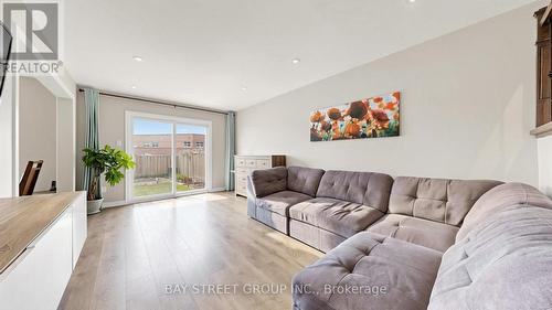 57 Longmeadow Crescent, Markham, ON - Indoor Photo Showing Living Room