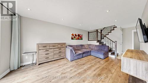 57 Longmeadow Crescent, Markham, ON - Indoor Photo Showing Living Room