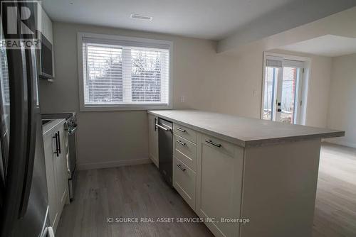 B - 200 JOHN STREET W , Bradford West Gwillimbury, Ontario L3Z 1J5 3
