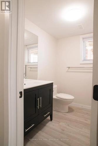 B - 200 JOHN STREET W , Bradford West Gwillimbury, Ontario L3Z 1J5 5