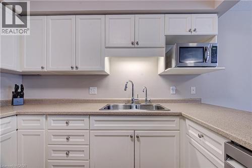 42 Fallowfield Drive Unit# 22, Kitchener, ON - Indoor Photo Showing Kitchen With Double Sink