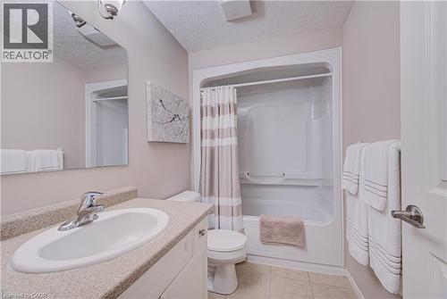 42 Fallowfield Drive Unit# 22, Kitchener, ON - Indoor Photo Showing Bathroom