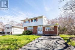 4 Dunrobin Drive  Dartmouth, NS B2X 1J4