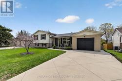 752 PALMATEER DRIVE Kincardine, ON N2Z 1R8