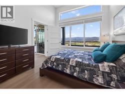 Upstairs Primary suite - 