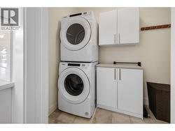 Laundry on the main - 
