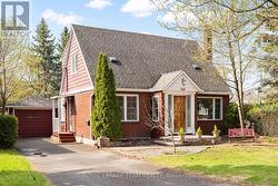 340 SPARTAN AVENUE  Ottawa, ON K1K 1J8