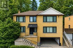 840 DAVENPORT ROAD Toronto, ON M6G 2B6