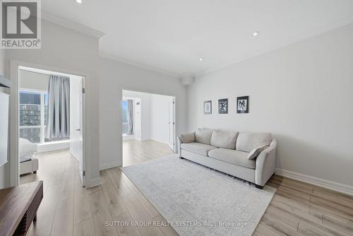3015 - 25 The Esplanade, Toronto, ON - Indoor Photo Showing Living Room