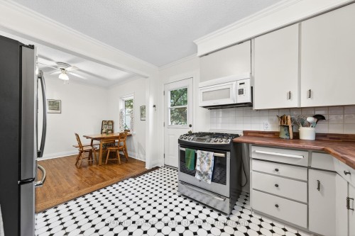 188 Wexford Avenue S, Hamilton, ON - Indoor Photo Showing Kitchen