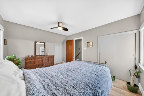 188 Wexford Avenue S, Hamilton, ON - Indoor Photo Showing Bedroom