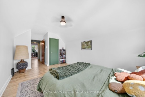 188 Wexford Avenue S, Hamilton, ON - Indoor Photo Showing Bedroom