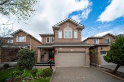 440 Flanagan Court Newmarket, ON L3X 2E9