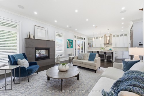 130 Edgecroft Road, Toronto, ON - Indoor Photo Showing Living Room With Fireplace