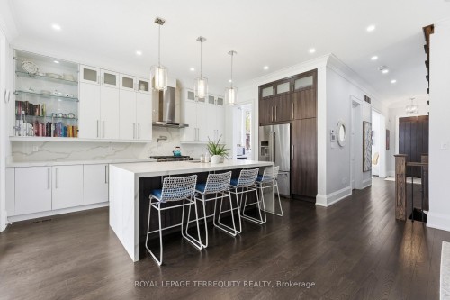 130 Edgecroft Road, Toronto, ON - Indoor Photo Showing Kitchen With Upgraded Kitchen