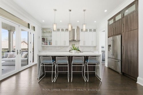 130 Edgecroft Road, Toronto, ON - Indoor