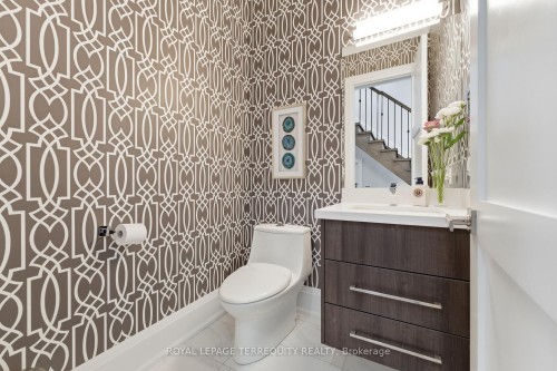 130 Edgecroft Road, Toronto, ON - Indoor Photo Showing Bathroom