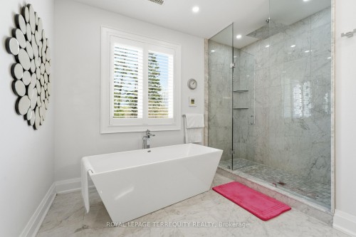 130 Edgecroft Road, Toronto, ON - Indoor Photo Showing Bathroom