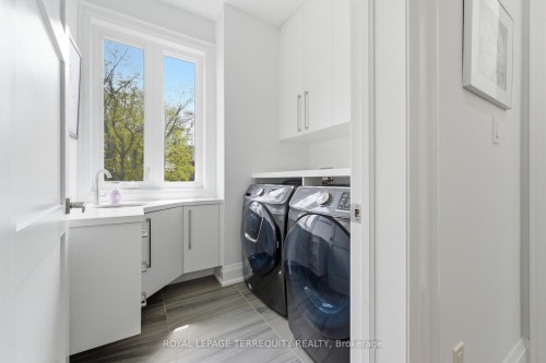 130 Edgecroft Road, Toronto, ON - Indoor Photo Showing Laundry Room