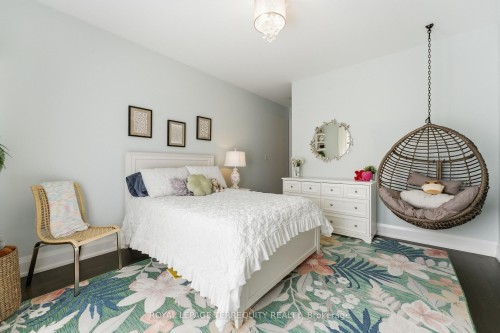 130 Edgecroft Road, Toronto, ON - Indoor Photo Showing Bedroom