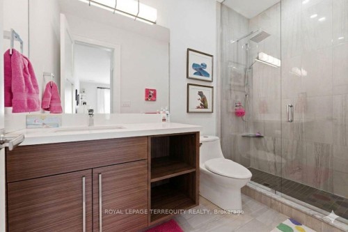 130 Edgecroft Road, Toronto, ON - Indoor Photo Showing Bathroom