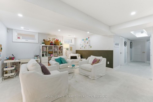130 Edgecroft Road, Toronto, ON - Indoor