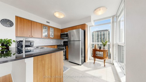1603-235 Sherway Gardens Road, Toronto, ON - Indoor Photo Showing Kitchen