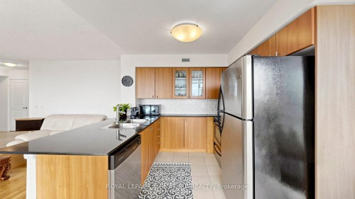 1603-235 Sherway Gardens Road, Toronto, ON - Indoor Photo Showing Kitchen