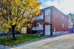 4-977 Glencairn Avenue  Toronto, ON M6B 2A8