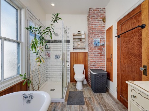 2130 Ridge Rd, Victoria, BC 