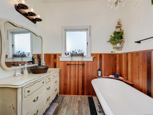 2130 Ridge Rd, Victoria, BC 