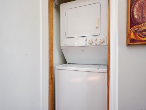2130 Ridge Rd, Victoria, BC 