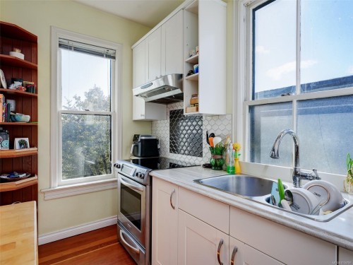 2130 Ridge Rd, Victoria, BC 