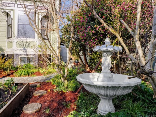 2130 Ridge Rd, Victoria, BC 