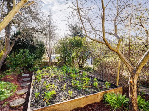 2130 Ridge Rd, Victoria, BC 