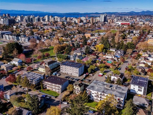 2130 Ridge Rd, Victoria, BC 