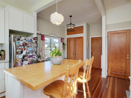 2130 Ridge Rd, Victoria, BC 