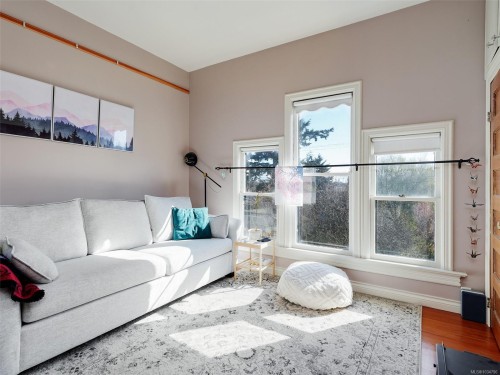 2130 Ridge Rd, Victoria, BC 