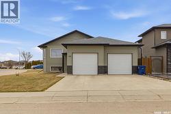 203 Kinloch CRESCENT  Saskatoon, SK S7M 2W9