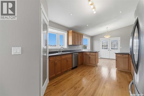 203 Kinloch Crescent, Saskatoon, SK - Indoor Photo Showing Kitchen With Double Sink