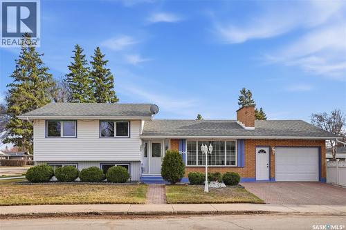 1044 East Centre, Saskatoon, SK - Outdoor With Facade