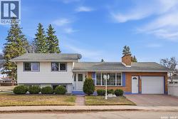 1044 EAST CENTRE  Saskatoon, SK S7J 3A3