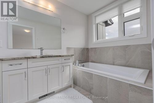 506 Cobra Crescent, Ottawa, ON - Indoor Photo Showing Bathroom