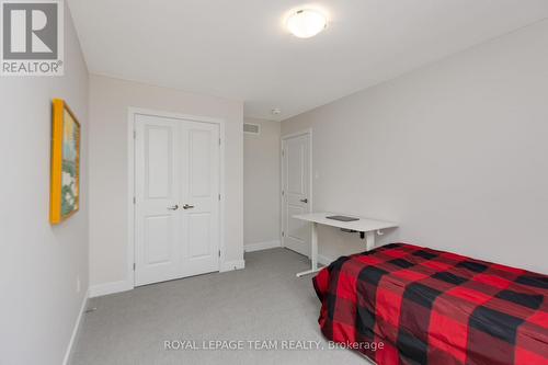 506 Cobra Crescent, Ottawa, ON - Indoor Photo Showing Bedroom