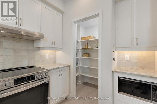 506 Cobra Crescent, Ottawa, ON - Indoor Photo Showing Kitchen