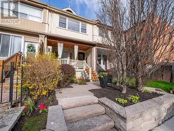 797 CARLAW AVENUE Toronto, ON M4K 3L1