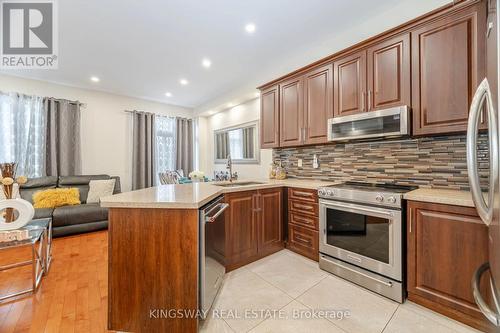 803 Khan Crescent, Mississauga, ON - Indoor Photo Showing Kitchen With Stainless Steel Kitchen